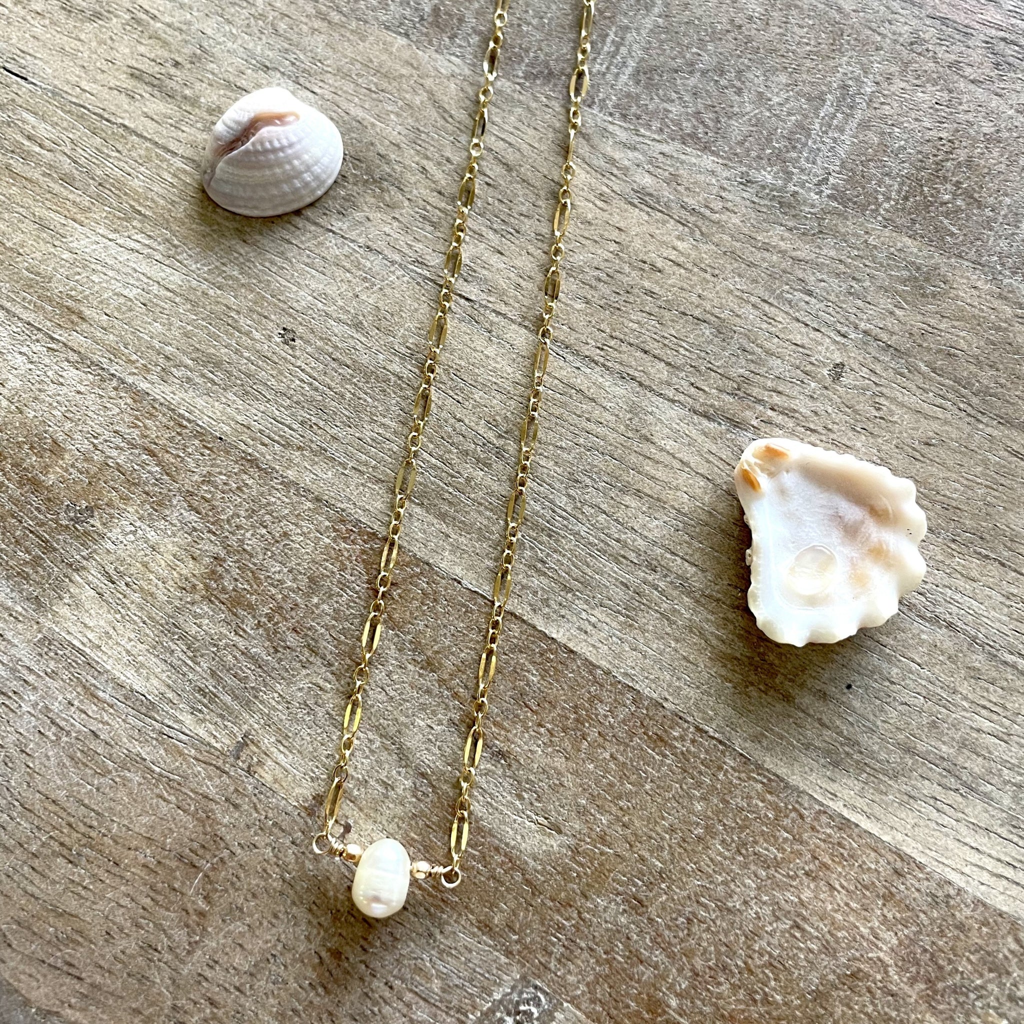 Single Pearl Choker